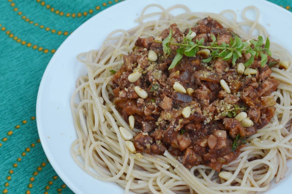 Spaghetti Walnuss Pilze Bolognese Rezept (vegan, vegetarisch, ohne Soja, ohne Tofu)